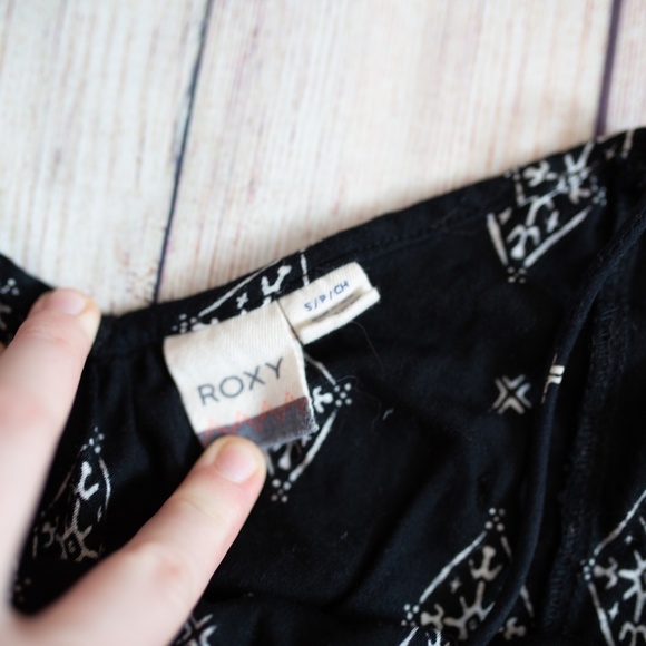 Roxy Black tribal print Tank Top - Picture 2 of 3